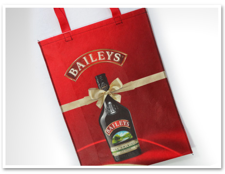 impresion de bolsas de carton, papel y plastico mexico todo el pais acabados con asa ojillos metalizados a todo color offset serigrafia realce hot stamping